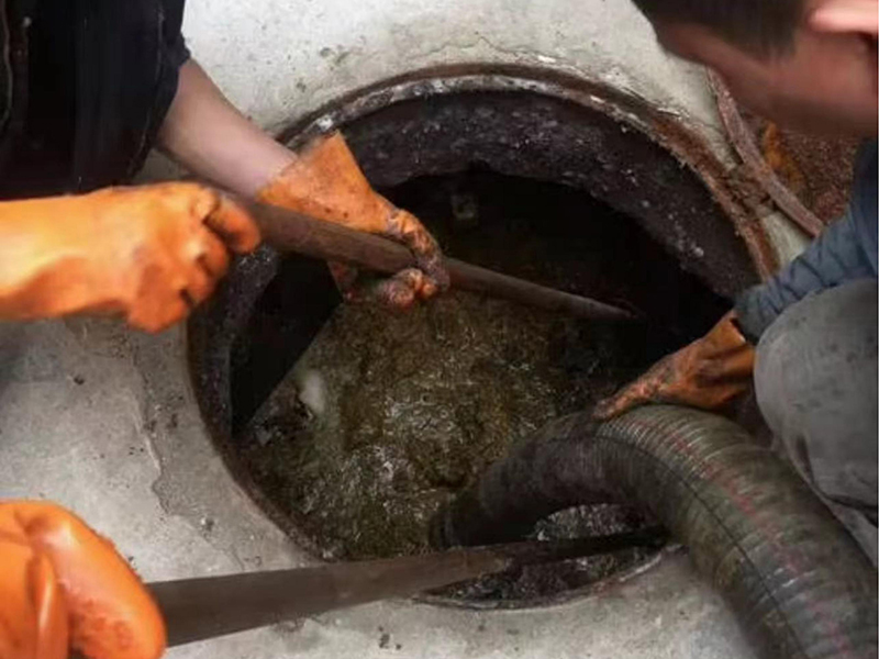 玛曲清理化粪池时如何避免沼气的危害?